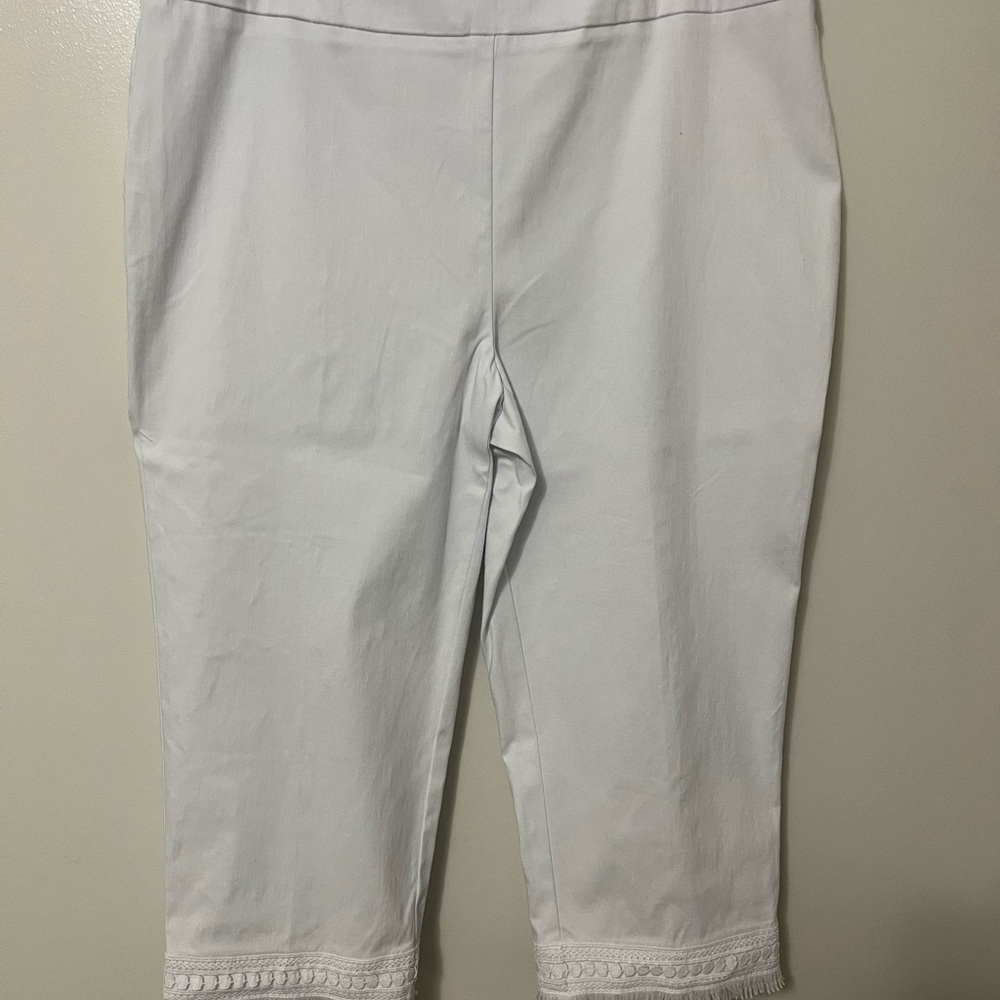 Zac & Rachel White  Capris